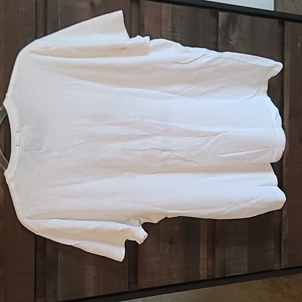 Abercrombie & Fitch White Tee with Navy Logo - Picture 4 of 4